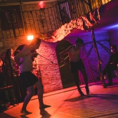 El Ensamble Artístico Trans Les FantastiquES tendrá una presentación de pole dance y voguing el 3 de mayo en El Castillo de las Artes.
