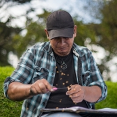 Artista del espacio público vinculado al programa Arte a la KY