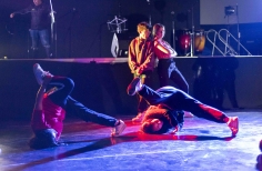 Un grupo de Break Dance del Crea Cantarrana