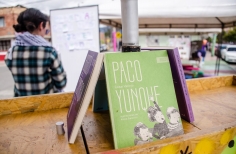 Ejemplares de Libro al Viento en la calle. Foto: Lázaro Rivera