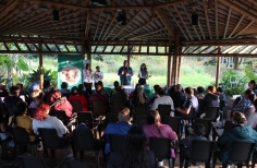 publico en charla