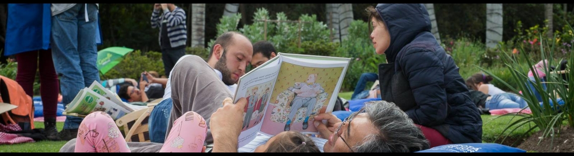 Lectores al aire libre
