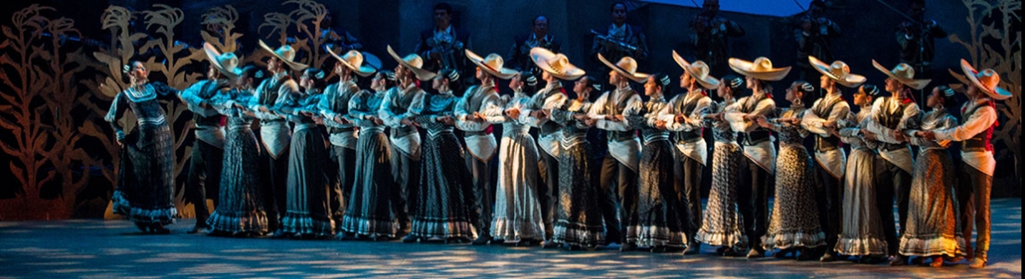 Ballet Folklórico de la Universidad de Colima