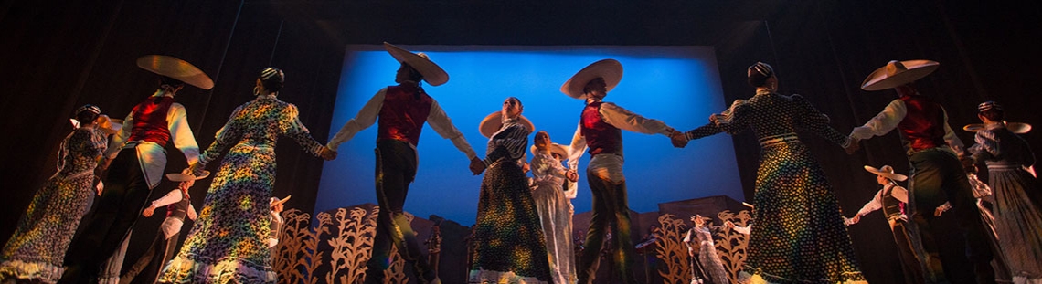 Ballet Folklórico de la Universidad de Colima