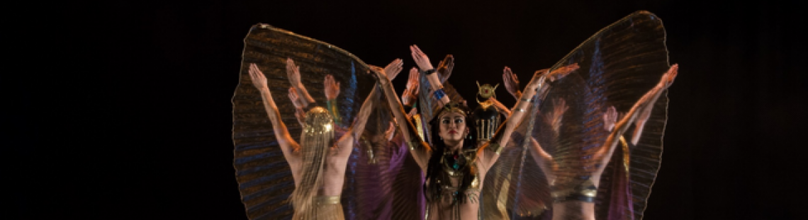 Bailarines en escena 