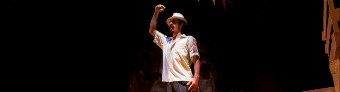 Actores - bailarines en escena