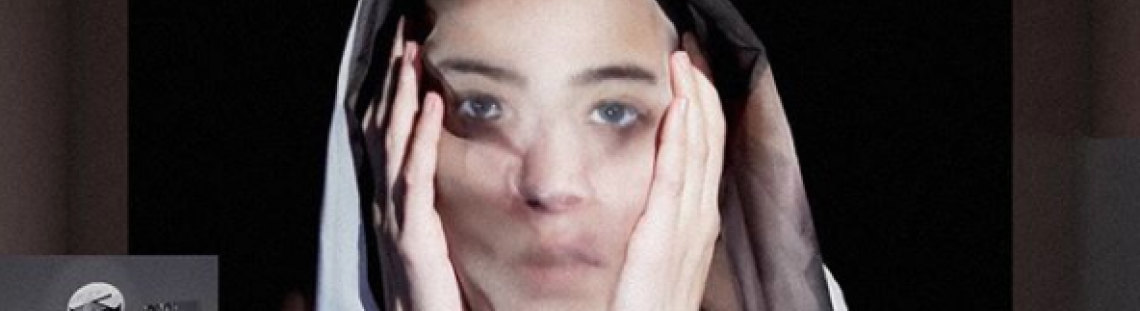 mujer en foto