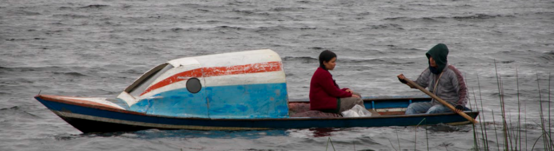 pareja en bote 