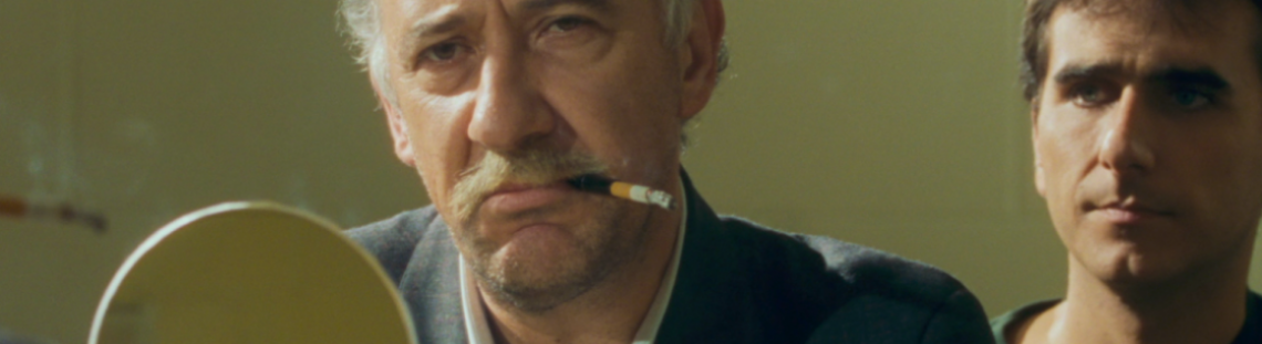 Hombre fumando