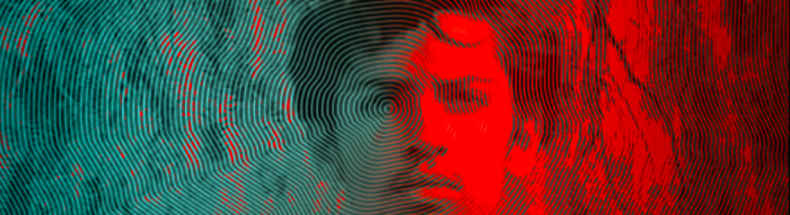 Hombre mirando de frente con una textura de color rojo y azul 