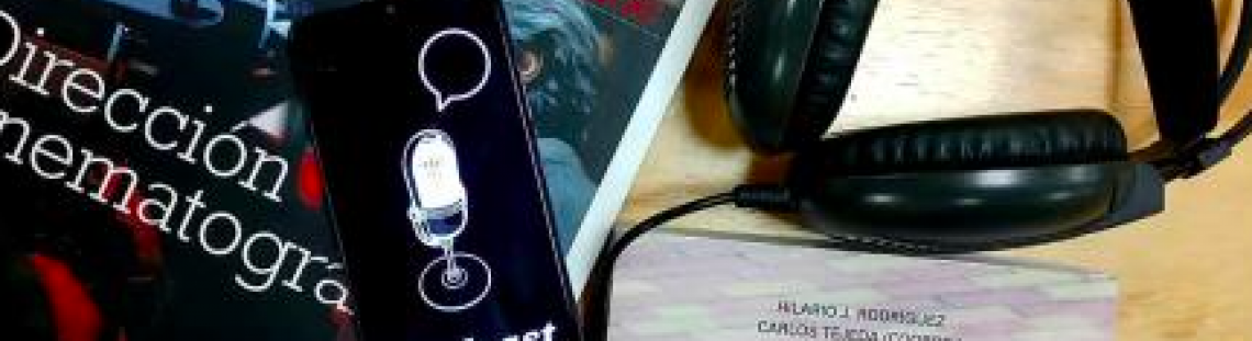 Libros de cine y audífonos 
