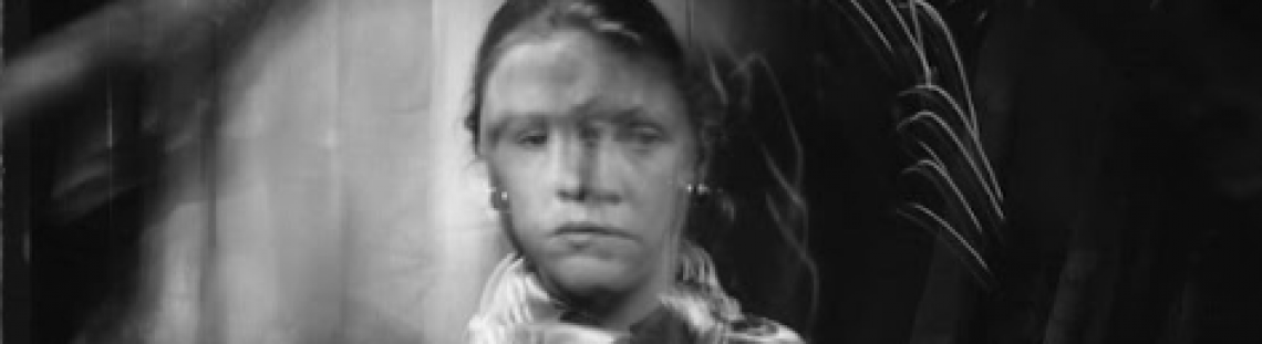 Foto en blanco y negro de una niña