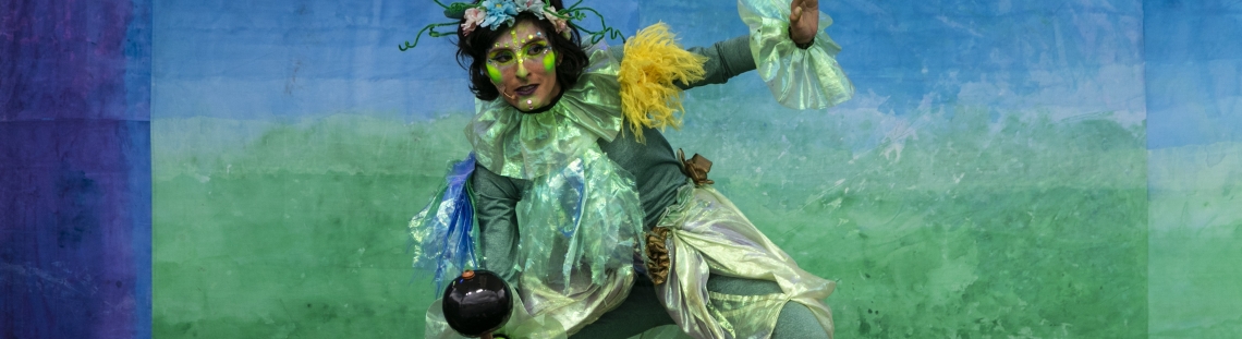 Mujer en presentación teatral