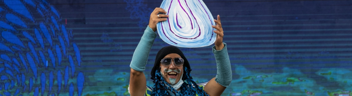 Artista del Programa Nidos en un escenario