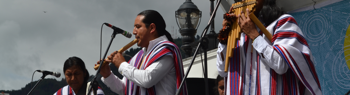 Musicos en el escenario