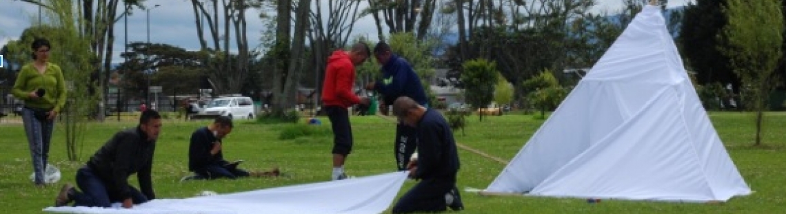 Imagen de personas compartiendo actividades al aire libre
