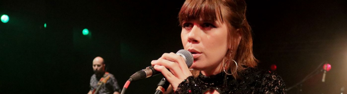 La cantante Luciana Tagliapietra en el escenario