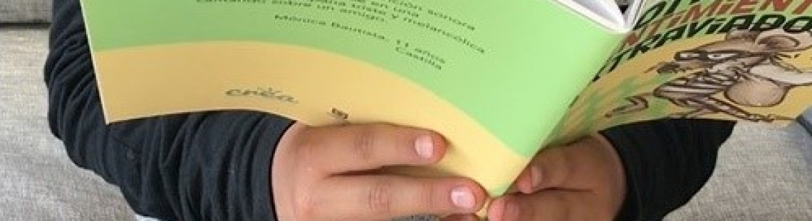 Niña con libro