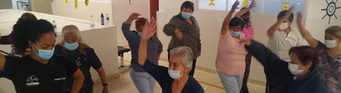 Adultos mayores en la danza