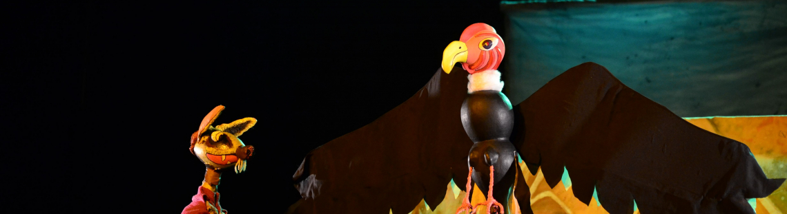 Títeres de animales en el escenario