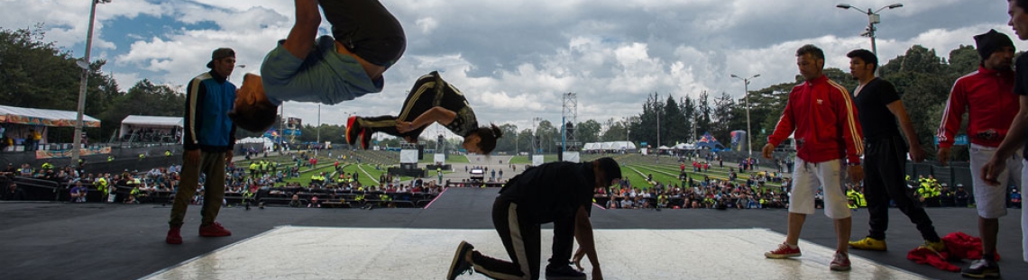 Break dance en tarima hip hop al parque