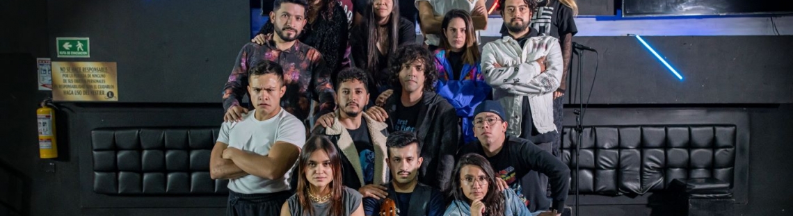 hombres y mujeres que participarán en el show de improvisación