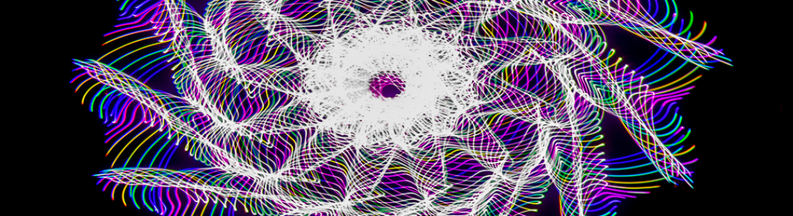Circulo de luces violeta, azul y blanco