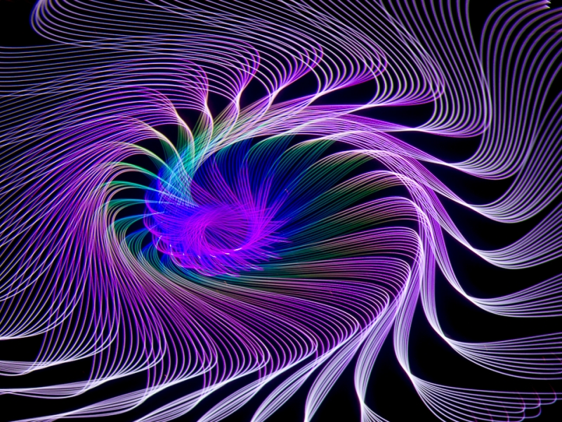 Imagen de colores violeta en círculos y ondas