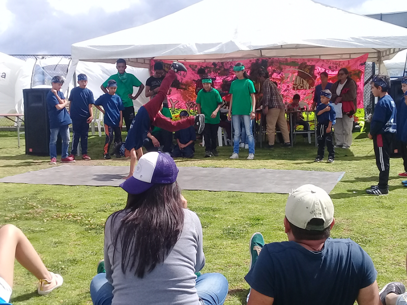 Personas disfrutando de una actividad de Parques para todos