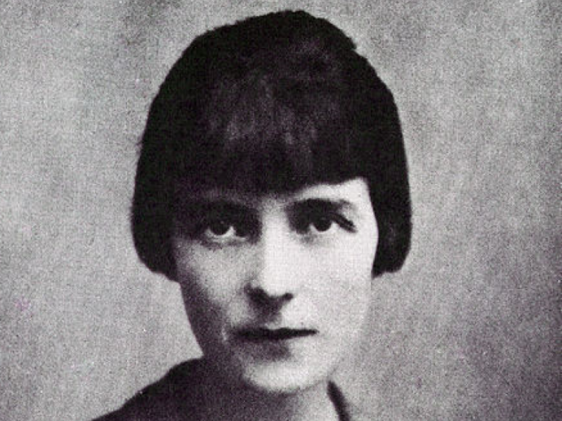 Fotografía de  Katherine Mansfield en blanco y negro de wikimedia commons