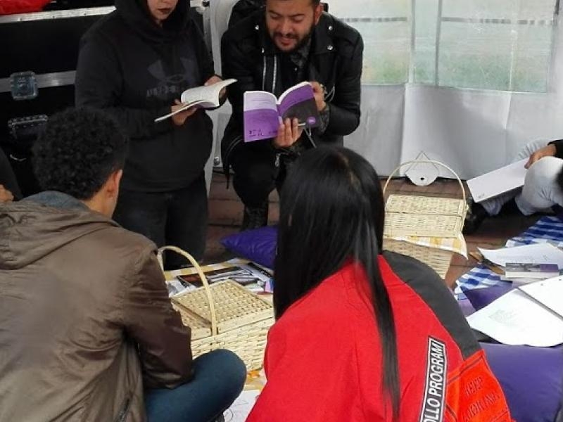 Libro al viento: historias escritas con otras palabras