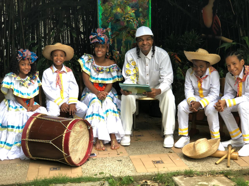 Niños Fundación Escuela Canalón de Timbiquí 