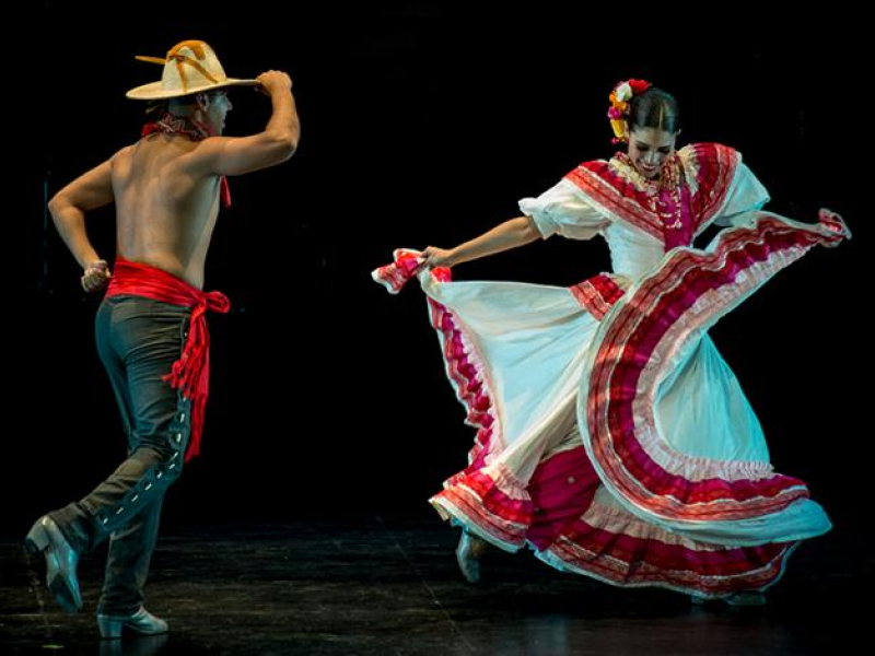 Pareja de bailarines