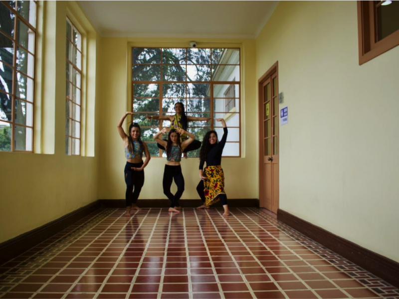 Mujeres en la Casona de la Danza