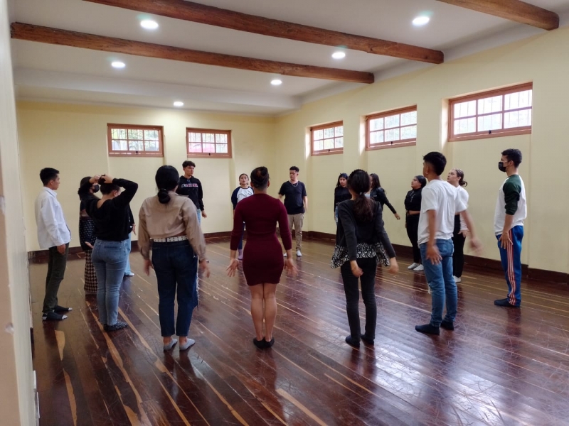 Grupo de mujeres en la Casona 