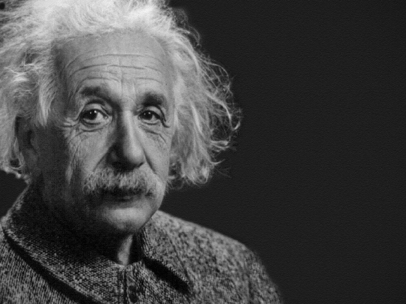 Retrato en blanco y negro de Albert Einstein. 