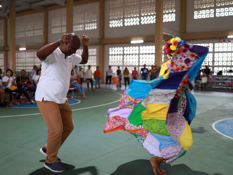 Taller teórico práctico de bailes y danzas 