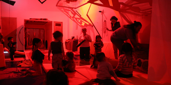 Hiños participando en una actividad de Nidos