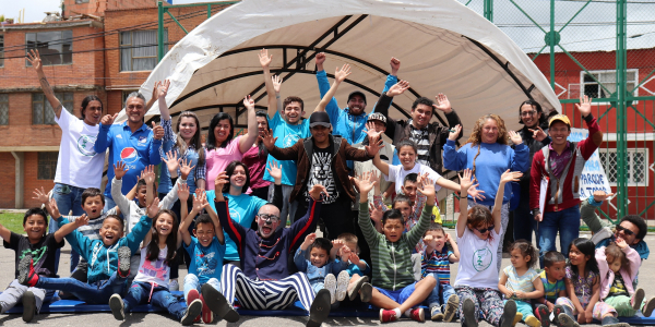 Personas participando en un evento de Parques para todos