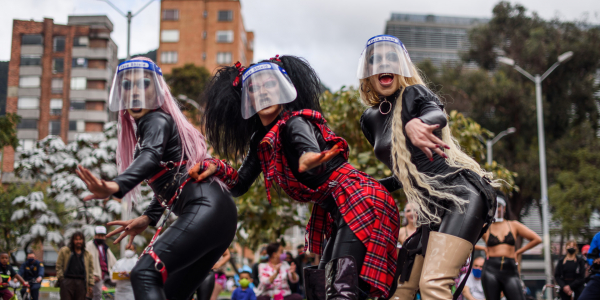 Danza en la ciudad, foto de Mathew Valbuena