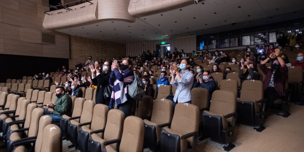 Asistentes en el Teatro El Ensueño