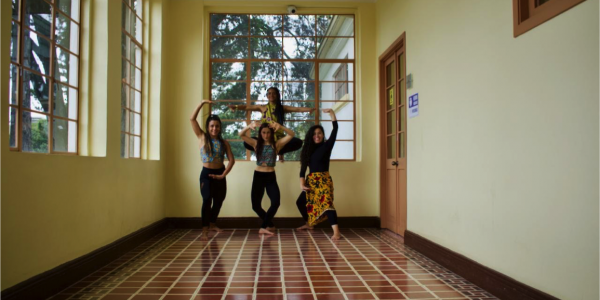 Mujeres en la Casona de la Danza