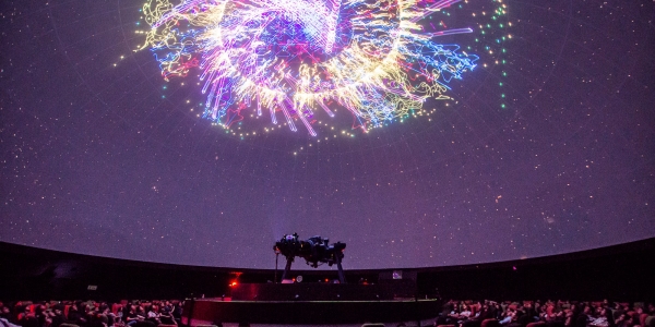 Proyección láser en el domo del Planetario. 