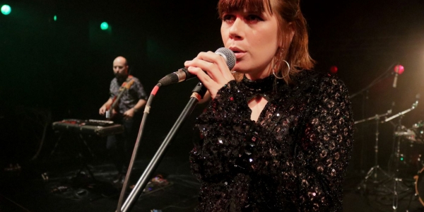 La cantante Luciana Tagliapietra en el escenario