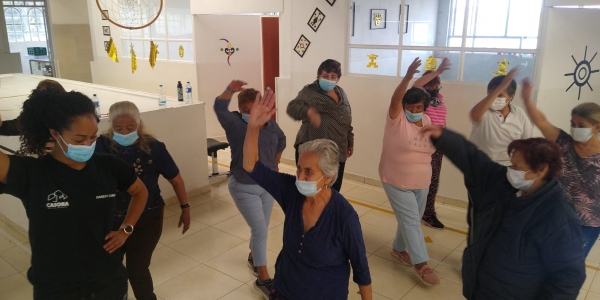 Adultos mayores en la danza