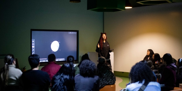 Conferencia en la Sala infantil del Planetario. 