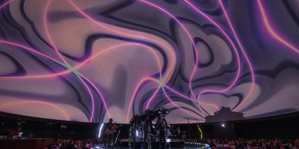 Proyección audiovisual en el domo del Planetario de Bogotá. 