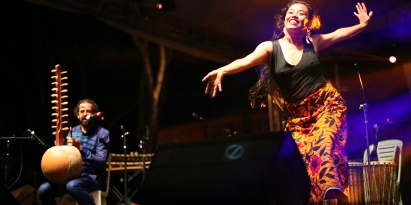 Bailarina de danza afro guinea