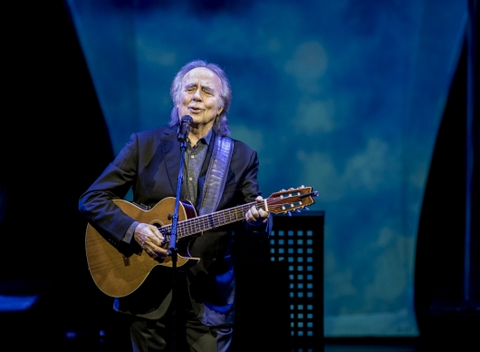 Serrat en concierto