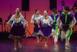 Gala lo mejor de la danza folclórica colombiana